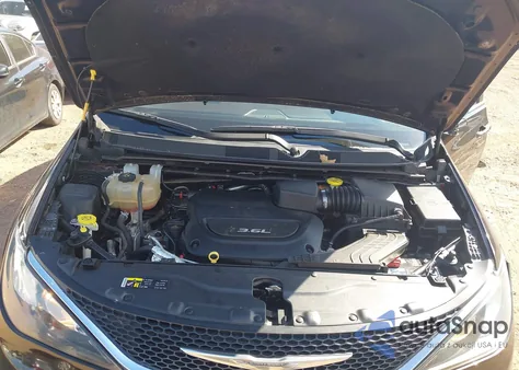 2017 Chrysler Pacifica Touring from USA, damaged, VIN 2C4RC1DG8HR704816